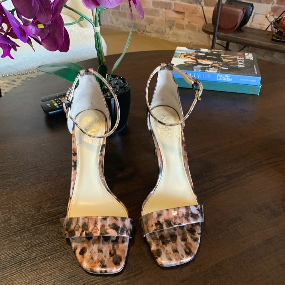 Vince Camuto 3” heel, size 8, buckle at ankle